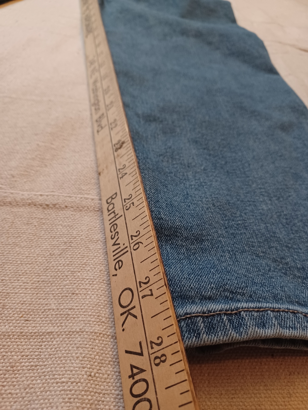 American Eagle Outfitters Mom Jean Women's Size 6 Long - Picture 7 of 8
